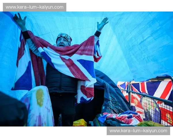 蓝色深处的情怀与铁血：当古迪逊公园的坚韧遇上伦敦之王的野心